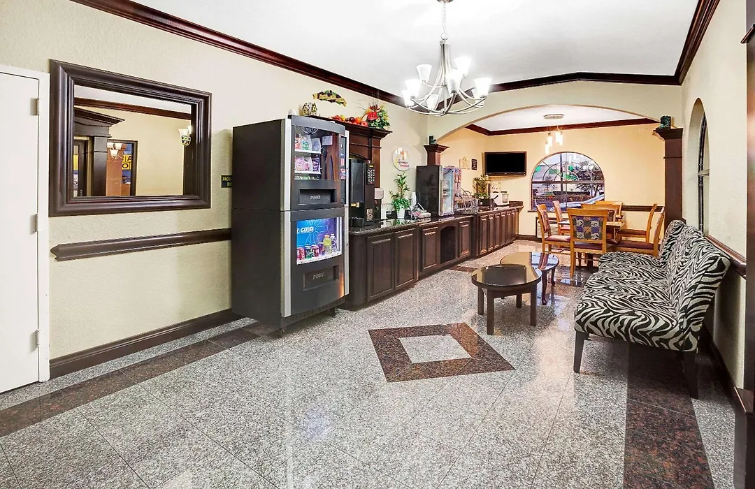 Super 8 By Wyndham Houston Hobby Airport South-1