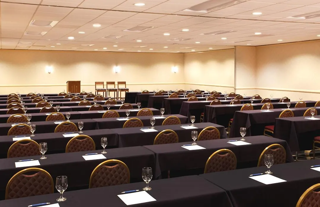 Four Points By Sheraton Cleveland Airport-1