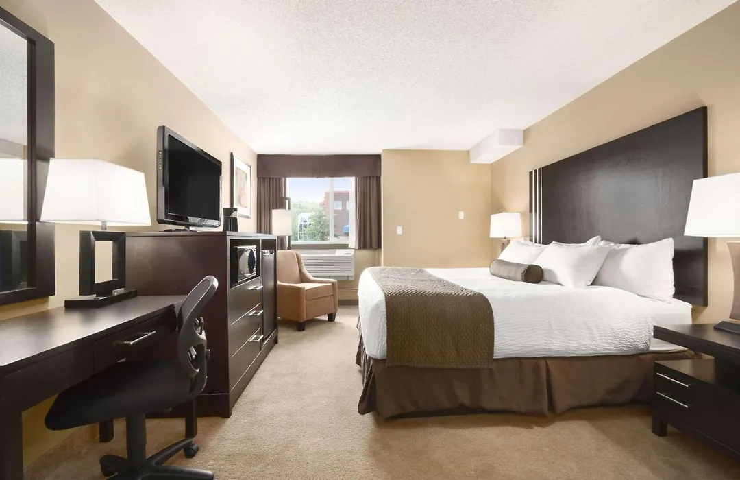 Days Inn By Wyndham Calgary Northwest-1