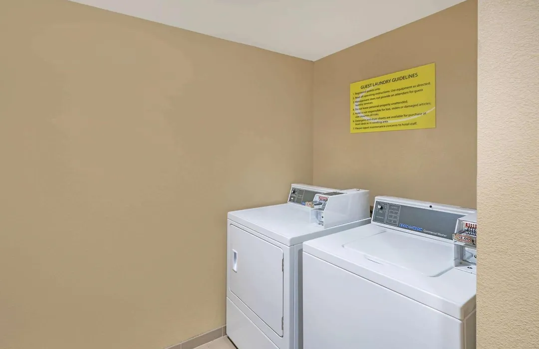 Super 8 By Wyndham Raleigh North East-1