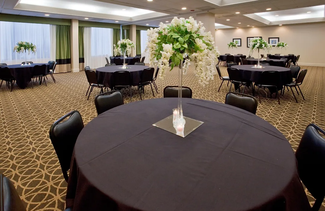 Doubletree By Hilton Raleigh Midtown, Nc-1