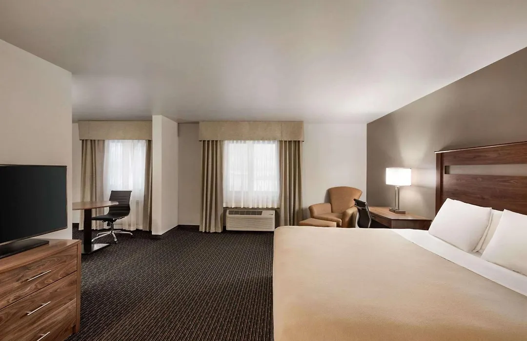Baymont By Wyndham Buffalo-1