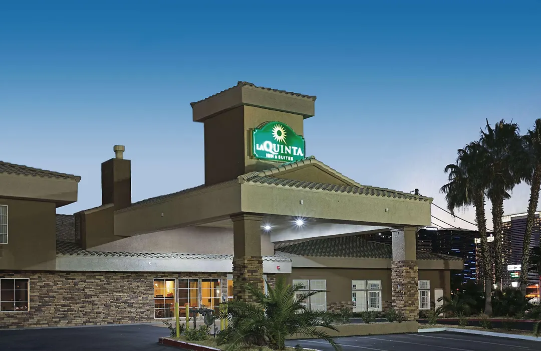 La Quinta Inn & Suites By Wyndham Lv Tropicana Stadium-1