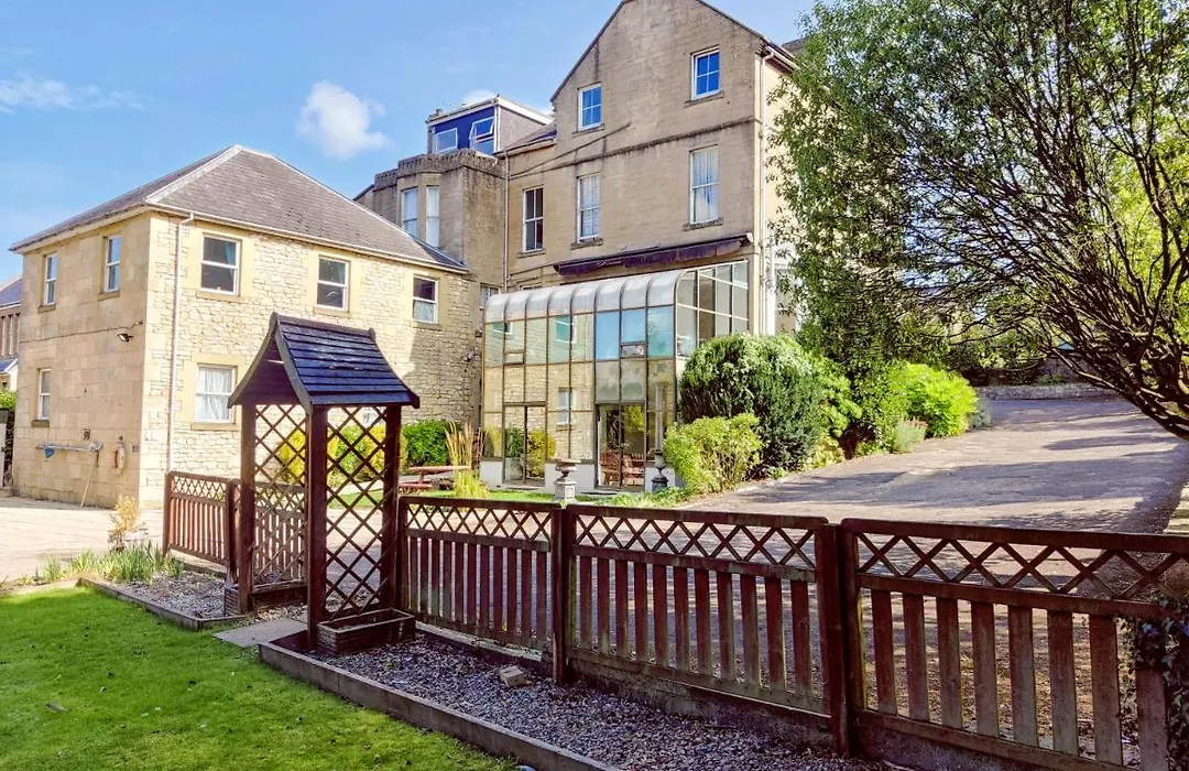 Wentworth House - Free Parking-1