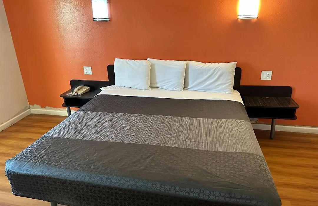 Beachside Inn-1