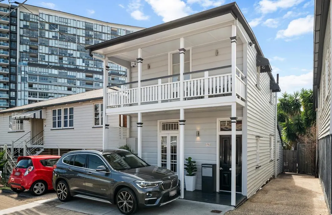 Amelia Terrace - House In Brisbane City Central-1