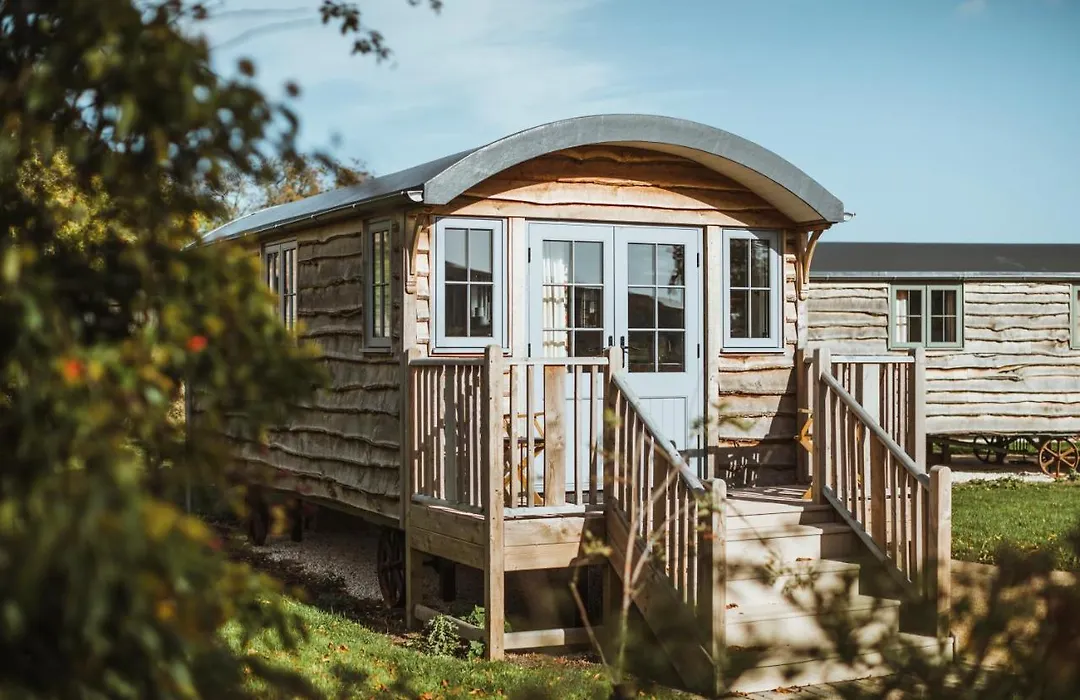 Hornington Manor Luxury Shepherd Huts-1