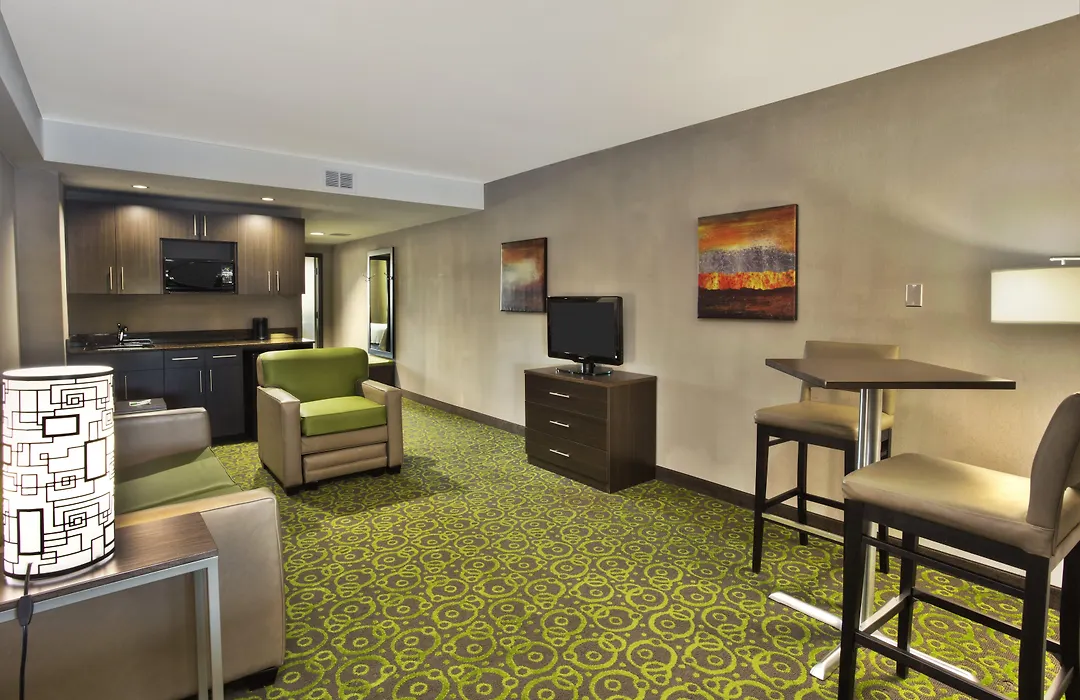 Holiday Inn Express Winnipeg Airport - Polo Park By Ihg-1