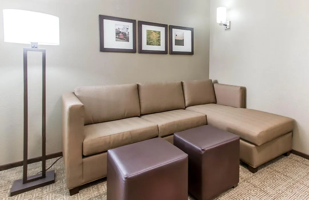 Comfort Suites West Omaha-1