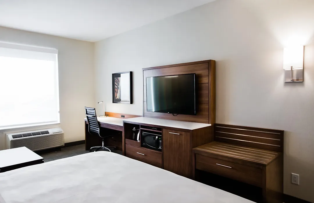 Holiday Inn Hotel & Suites Calgary South - Conference Ctr By Ihg-1
