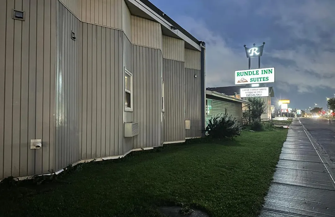 Rundle Inn And Suites-1