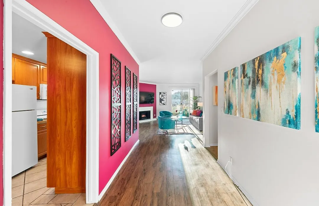 Beverly Hills Chic 2 Bed 2Bath With Patio And Parking 309-1
