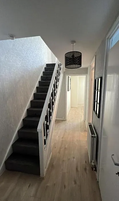 Entire 3 Bedrooom Holiday Home-1