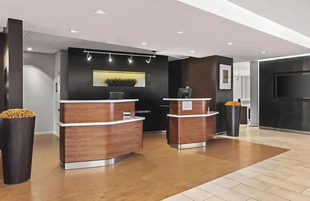 Super 8 By Wyndham Dallas Love Field Airport-1