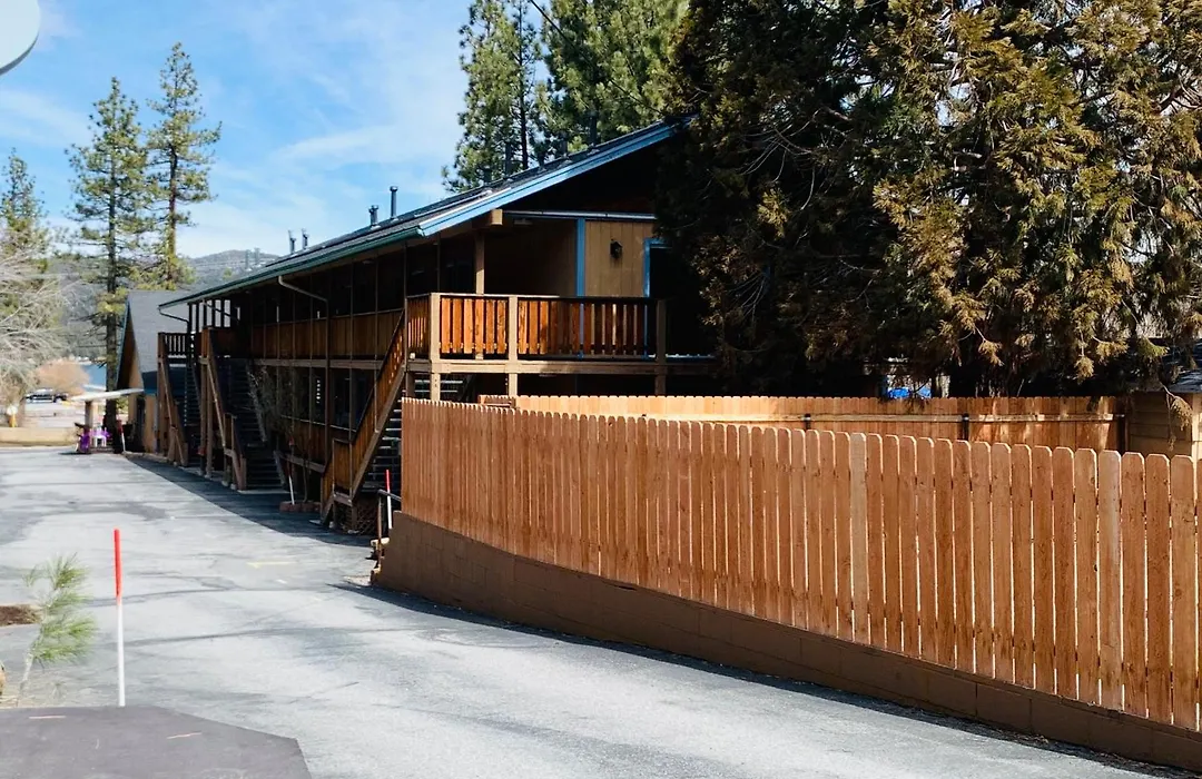 Snow Bear Lodge-1
