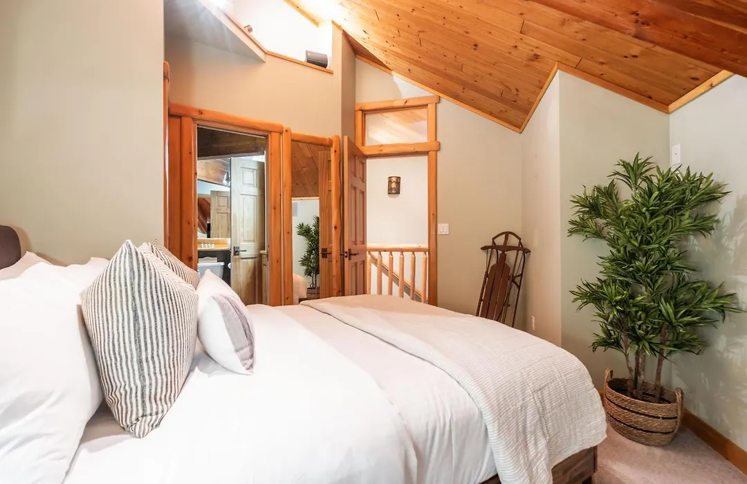 Rainbow Lodge By Outpost Whistler-1