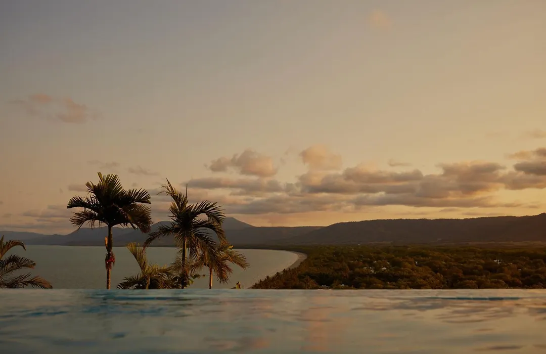 'The Edge' Unique Luxury Experience-1