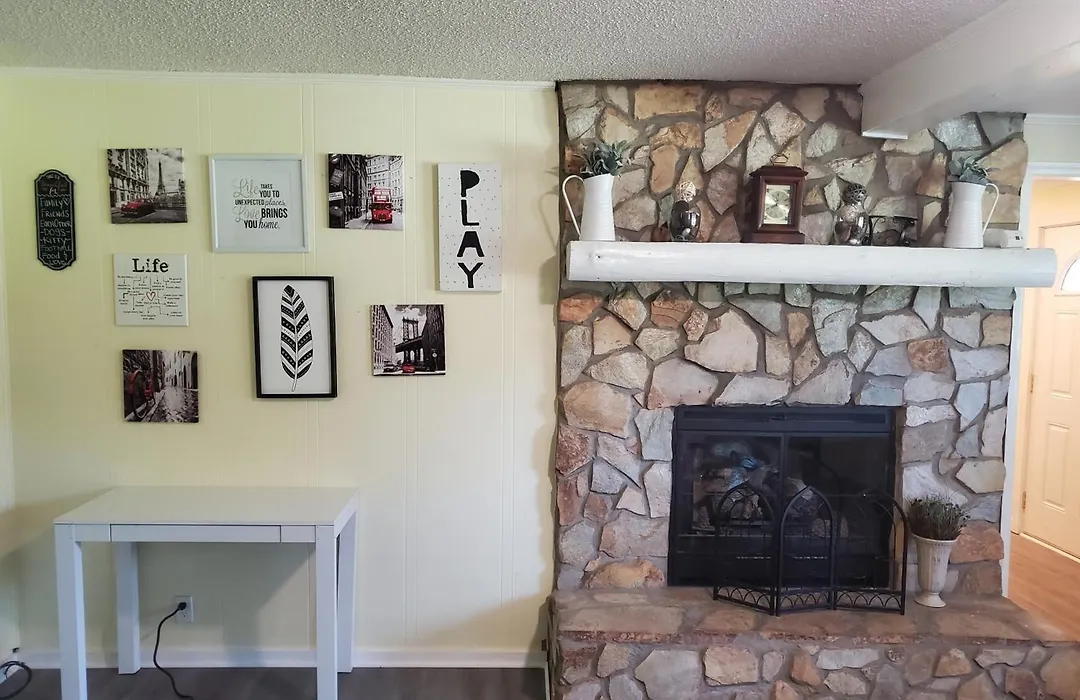 Private Single Level Standalone House Large Lot - 3 Bedrooms-1