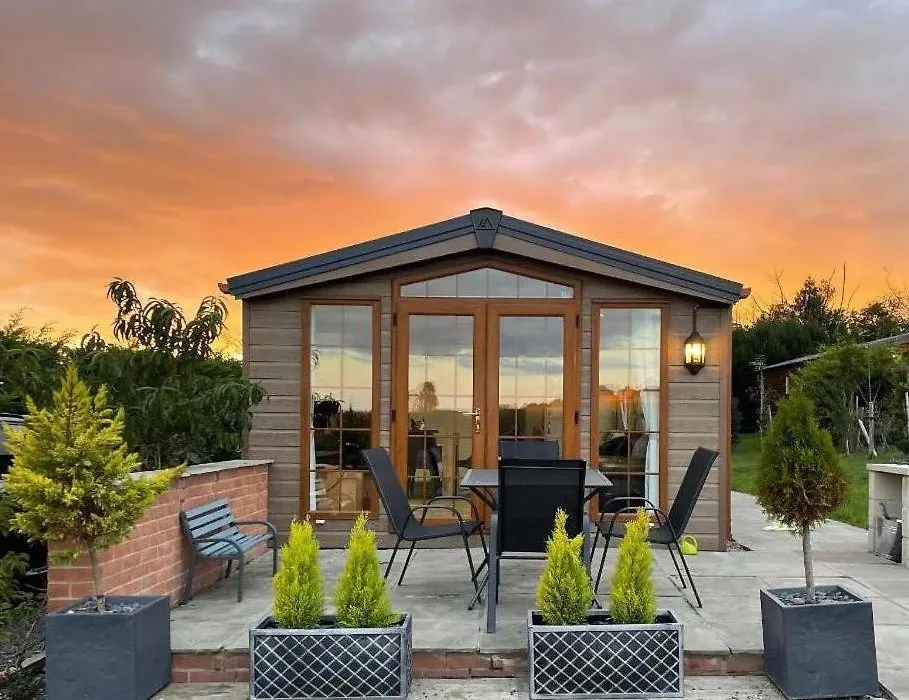 Fairview Farm Holiday Accommodation 14 Luxury Lodges, Cabins, Dog Friendly, Couples, Families, Hen Do, Brides, Bridesmaids, Wedding Guests, Retreat, Sleeps 2-70 In Ravenshead, Nottingham Near Sherwood Forest, Games Rooms-1