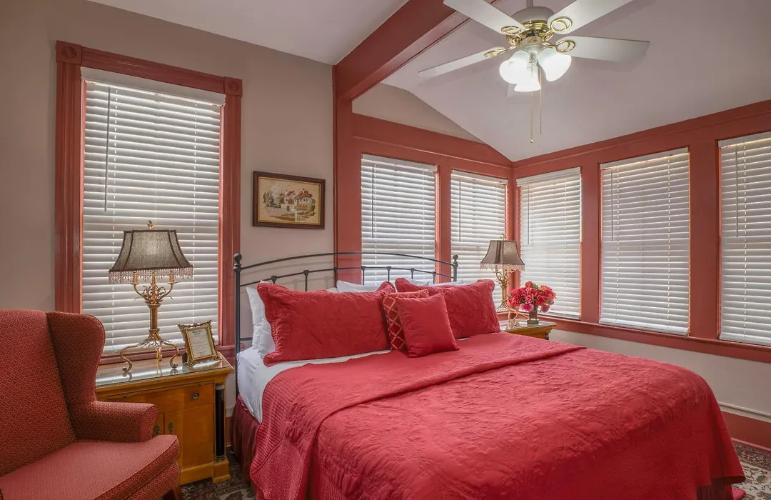 Victorian House Bed And Breakfast-1
