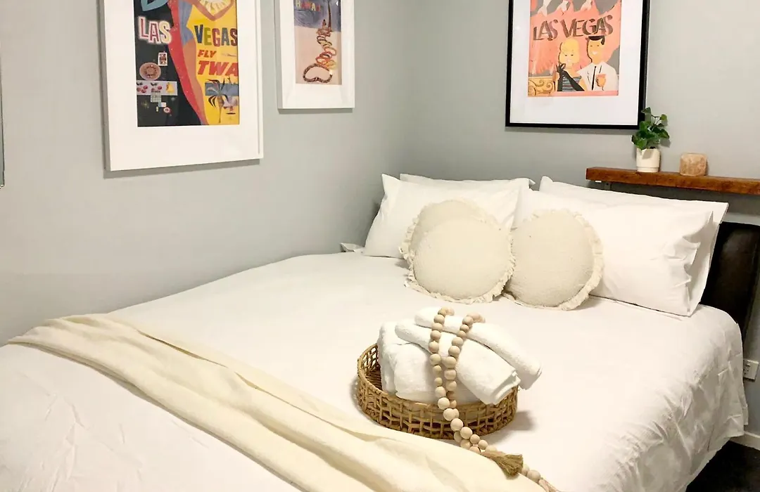 Quite, Quaint & Private Guesthouse, Sleeps 6-1
