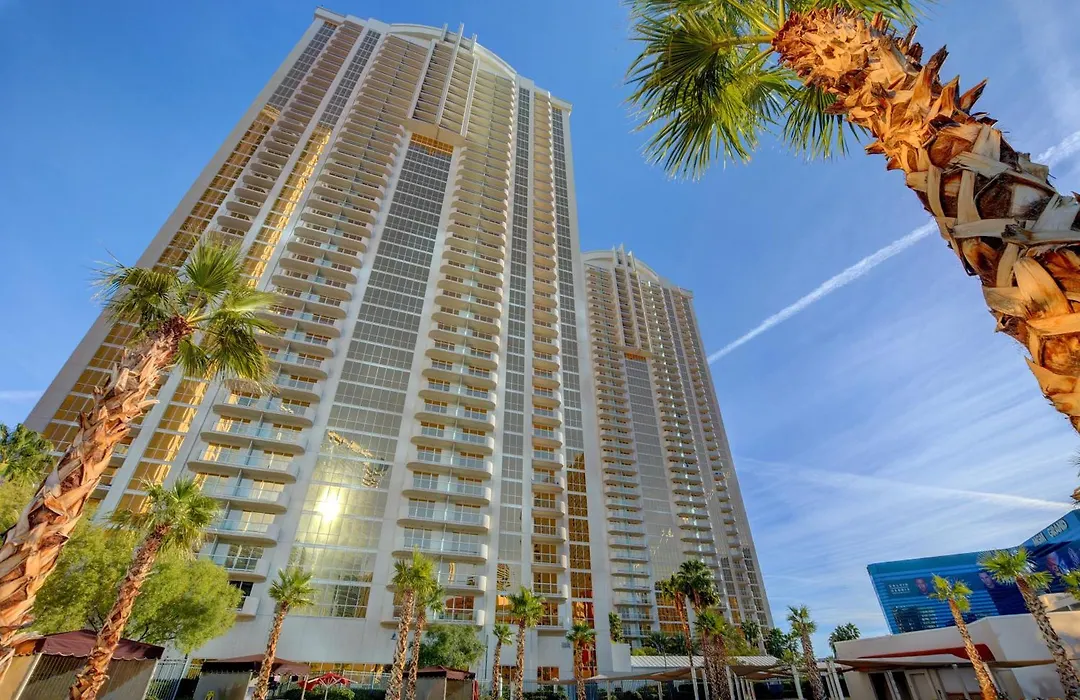 Premium Suite Mgm Signature High Flr Balcony Strip View-1