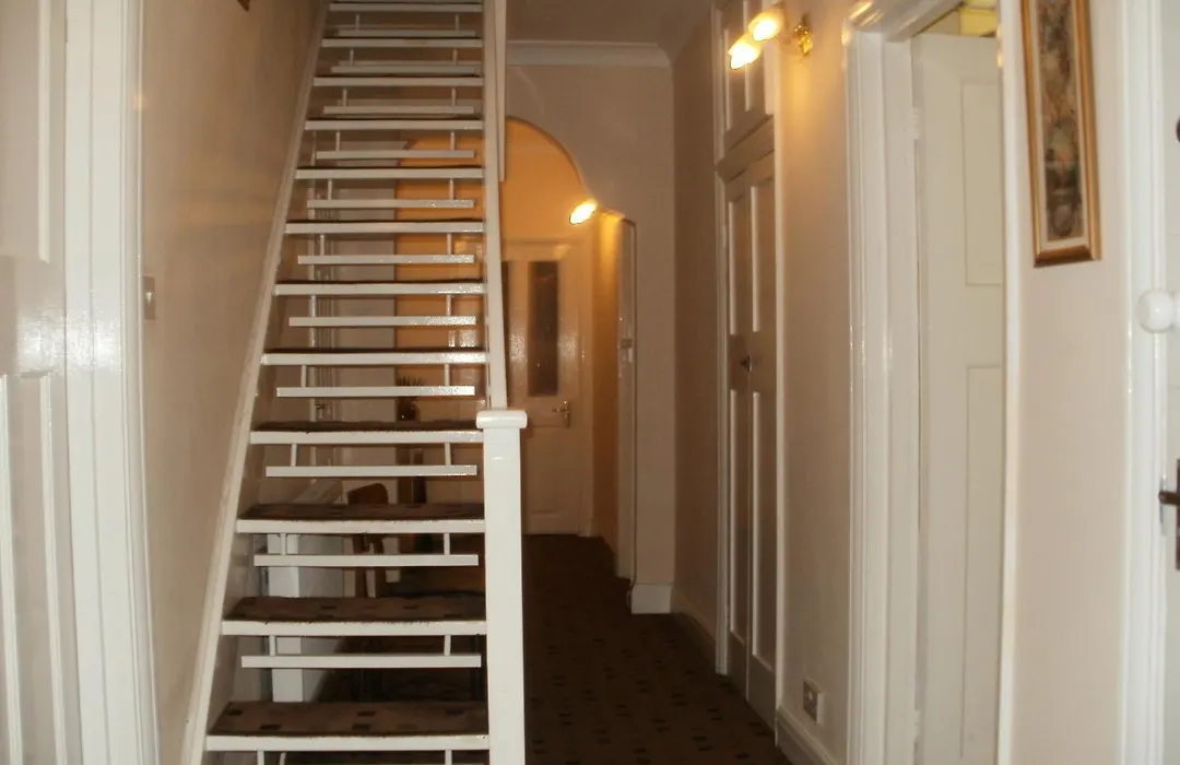 London Heathrow Guesthouse-1