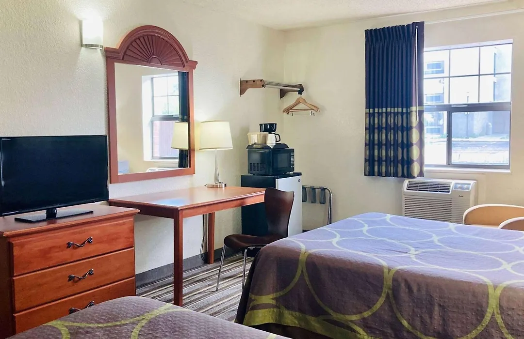 Super 8 By Wyndham Colorado Springs/Afa Area-1