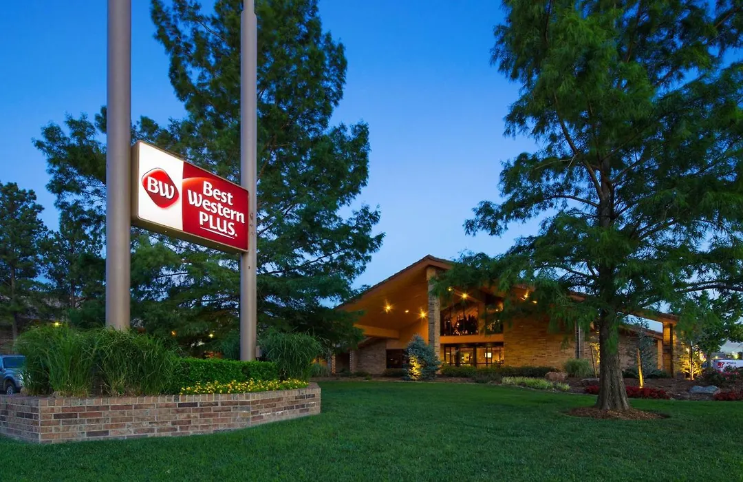 Best Western Plus Saddleback Inn And Conference Center-1