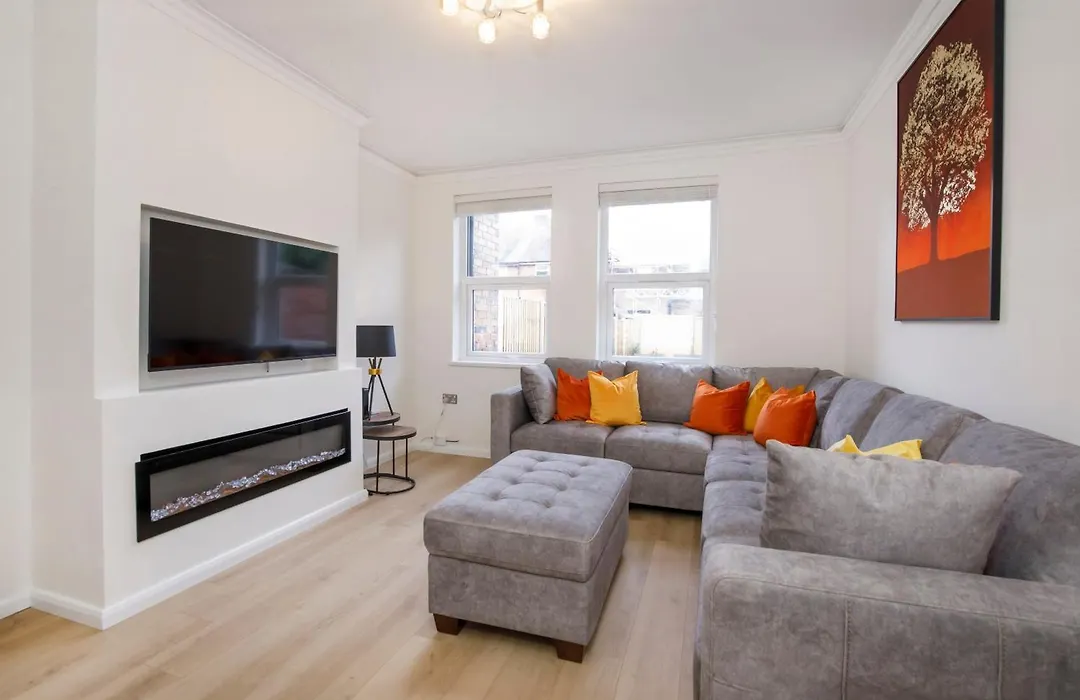 The Burton York 3 Bedroom House Sleeps 6-1