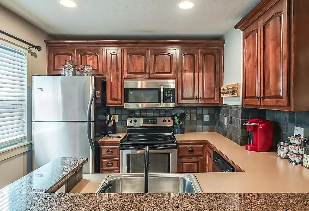 Quiet Plaza Two Bedroom 2 Bathroom-1