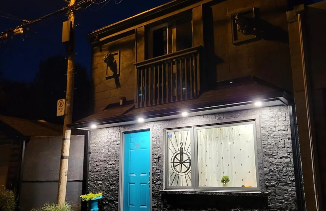 Downtown Toronto House Central 2Bed 2Bath Subway Free Parking-1