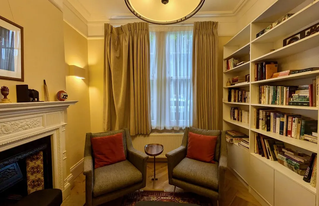 Impressive 5Br Family Home In Leafy-1