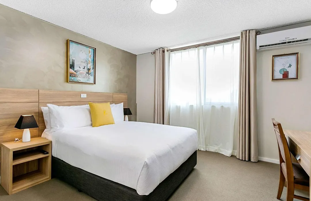 Quality Inn Sunshine Haberfield-1