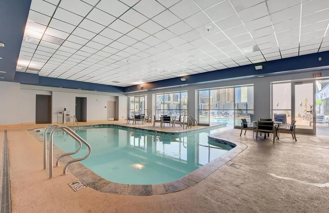 Royal Oasis Suite At Platinum Hotel-Strip Views-1