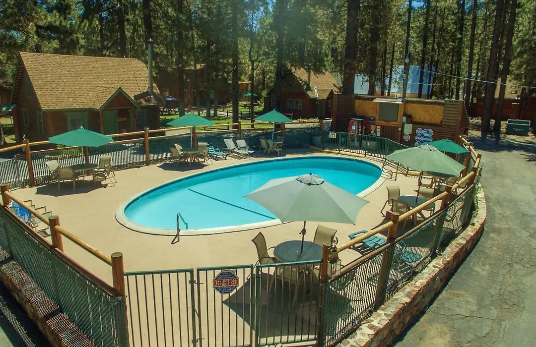 Golden Bear Cottages-1