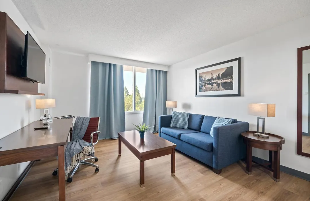 315 Loso Hotel Airport-1