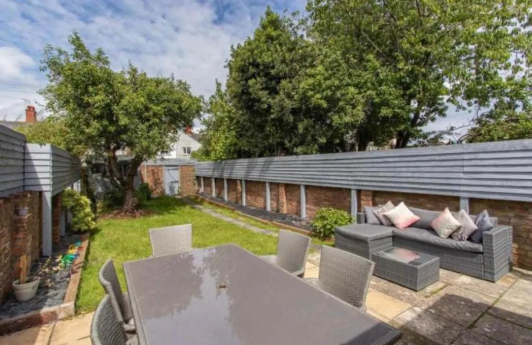 Laytonia Avenue-1