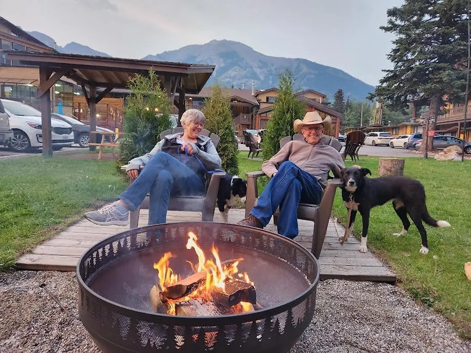 Rundle Mountain Lodge-1
