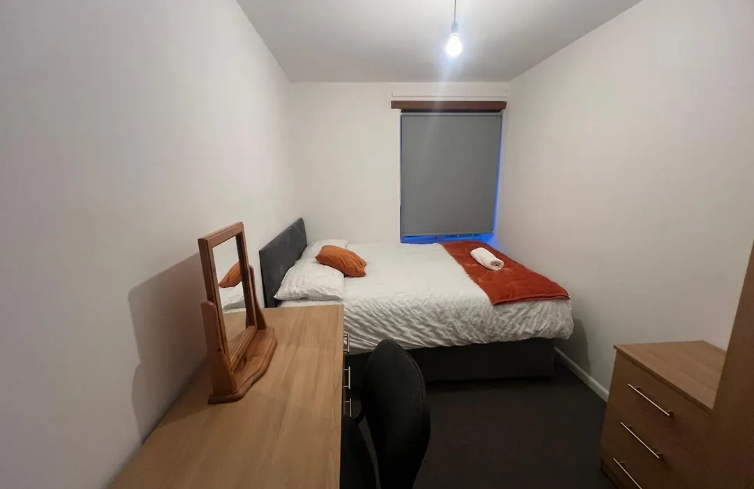 The Coral Guest House 1 Mile From Winchester Market-1