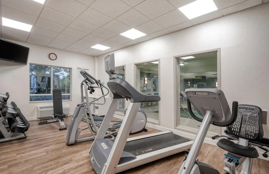 Holiday Inn Express Hotel & Suites Ottawa Airport By Ihg-1