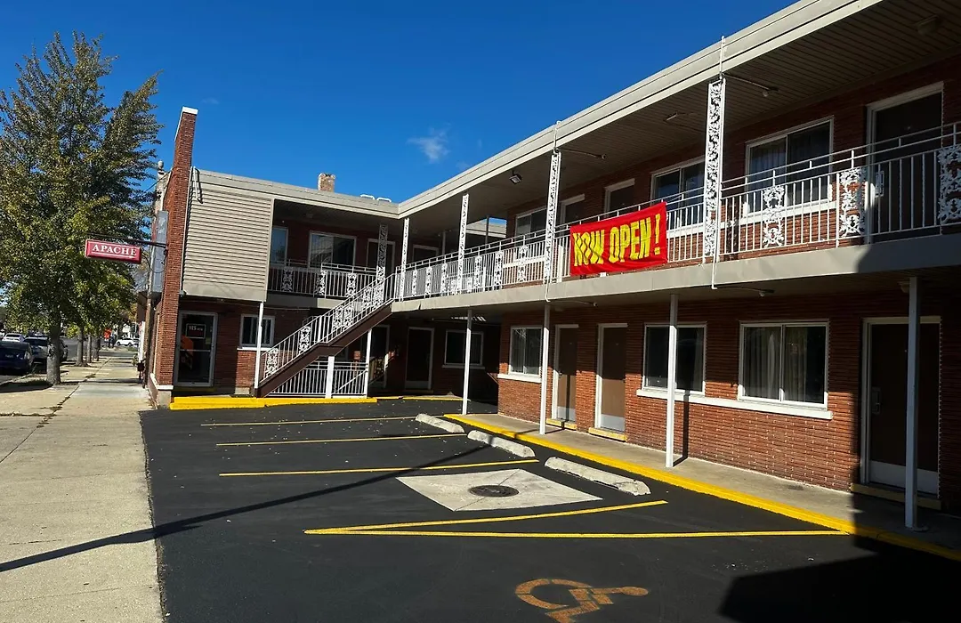 Apache Motel-1