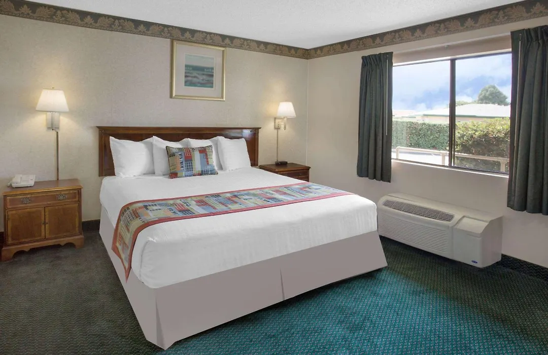 Travelodge By Wyndham Costa Mesa Newport Beach Hacienda-1