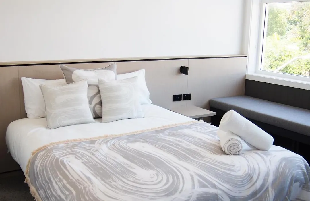 Barrys Beach Road Hotel-1