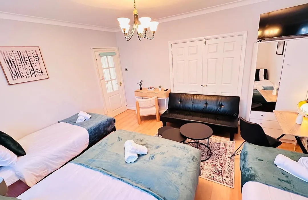 Isleworth House London By Smart Corporate Stays-1