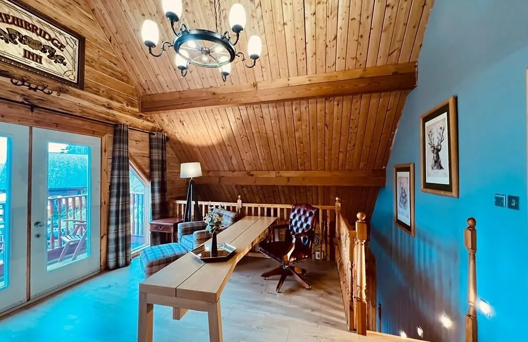 Lodges On Loch Ness-1