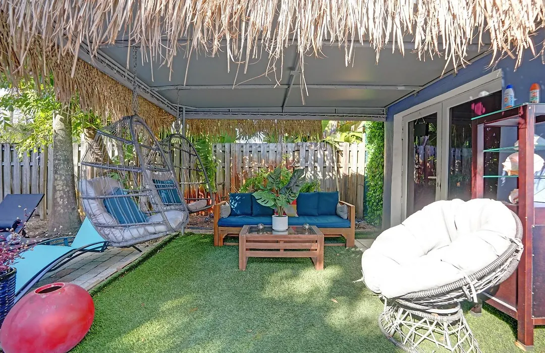 Kiki 4 - Men'S Clothing Optional Guest Houses-1
