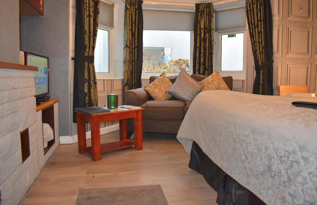 Kilbrannan Guest House-1