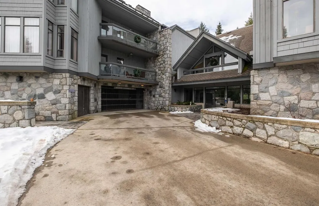 Free Parking | Blueberry Hill | Apple Tv | Wifi-1