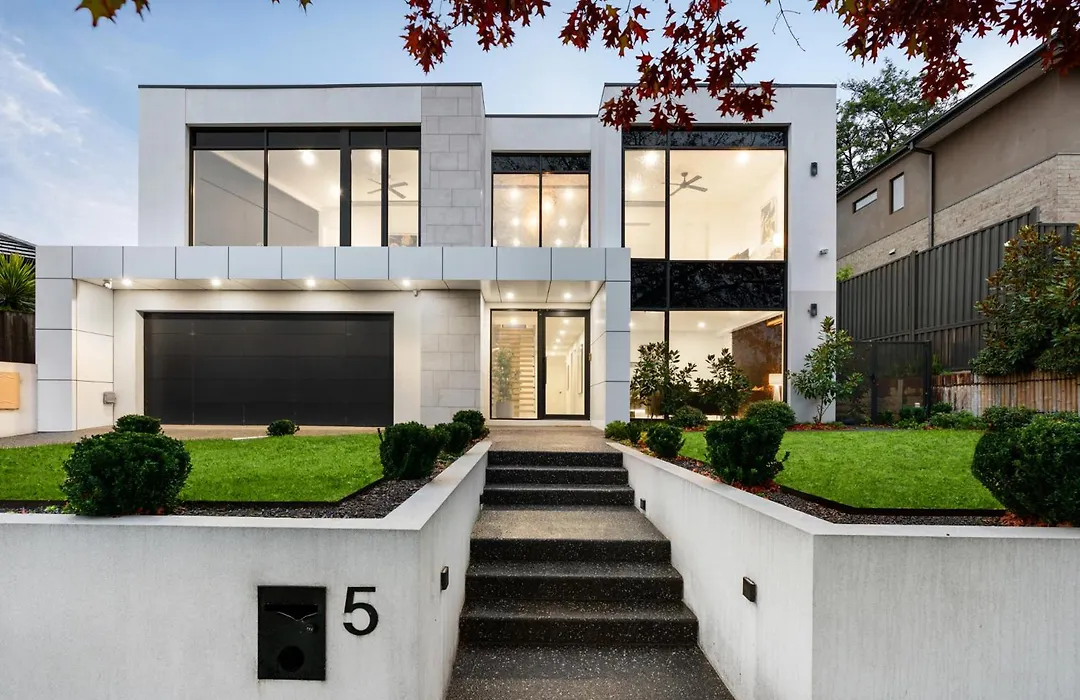 5 Ensuite Luxury Holiday House Balwyn North-1